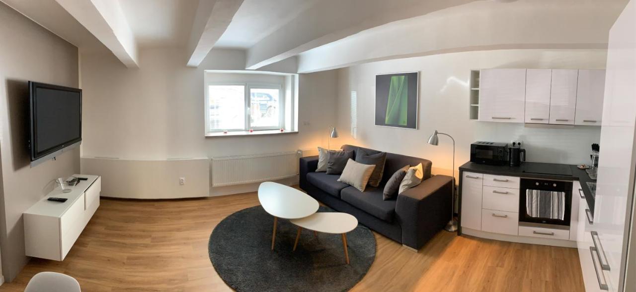 Ap 1 - Apartments 4U Brezinova "Overnight Simply" Градец-Кралове Экстерьер фото
