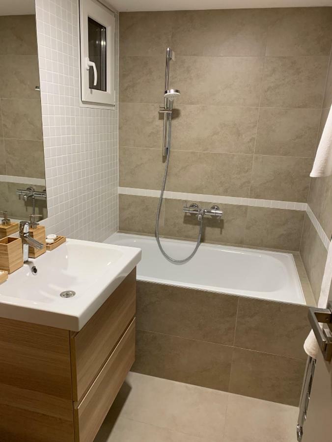 Ap 1 - Apartments 4U Brezinova "Overnight Simply" Градец-Кралове Экстерьер фото